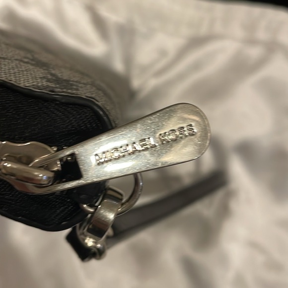 Michael Kors Jet Set Travel Phone Wallet Wristlet - Picture 3 of 12